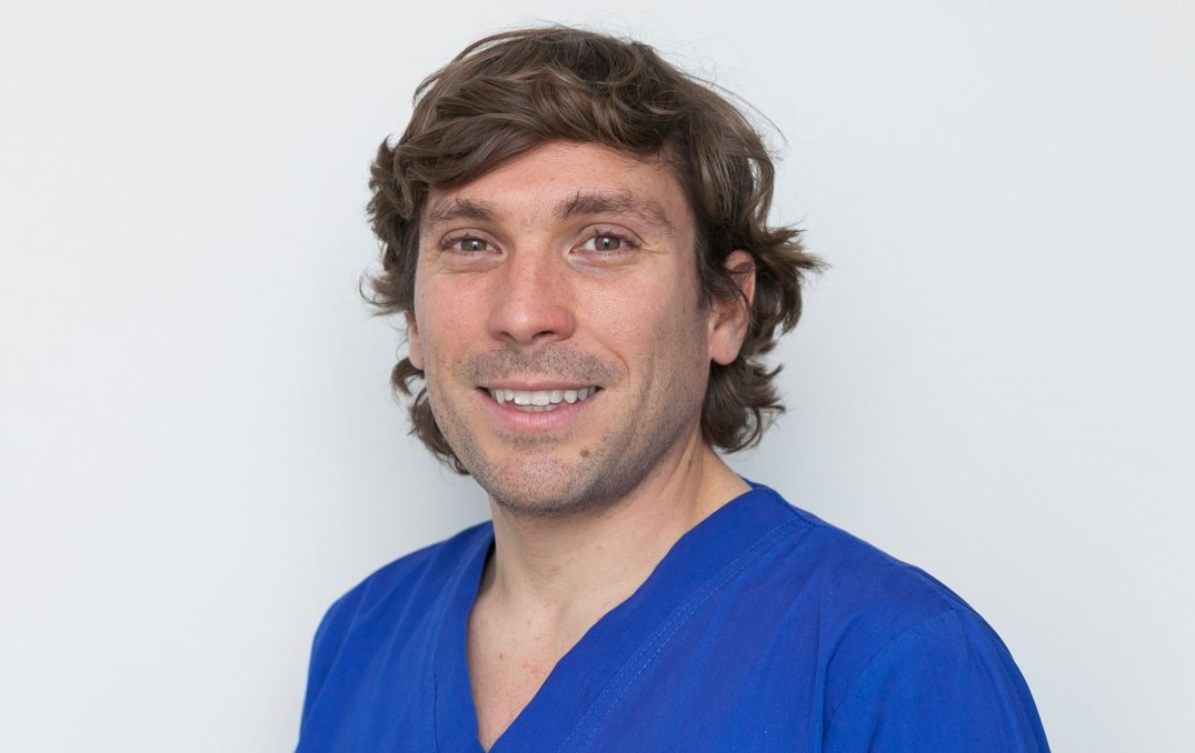 Dr. Daniel Briones Sindermann